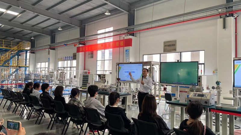 上海有机化工原料批发价格解析：影响因素与选购要点